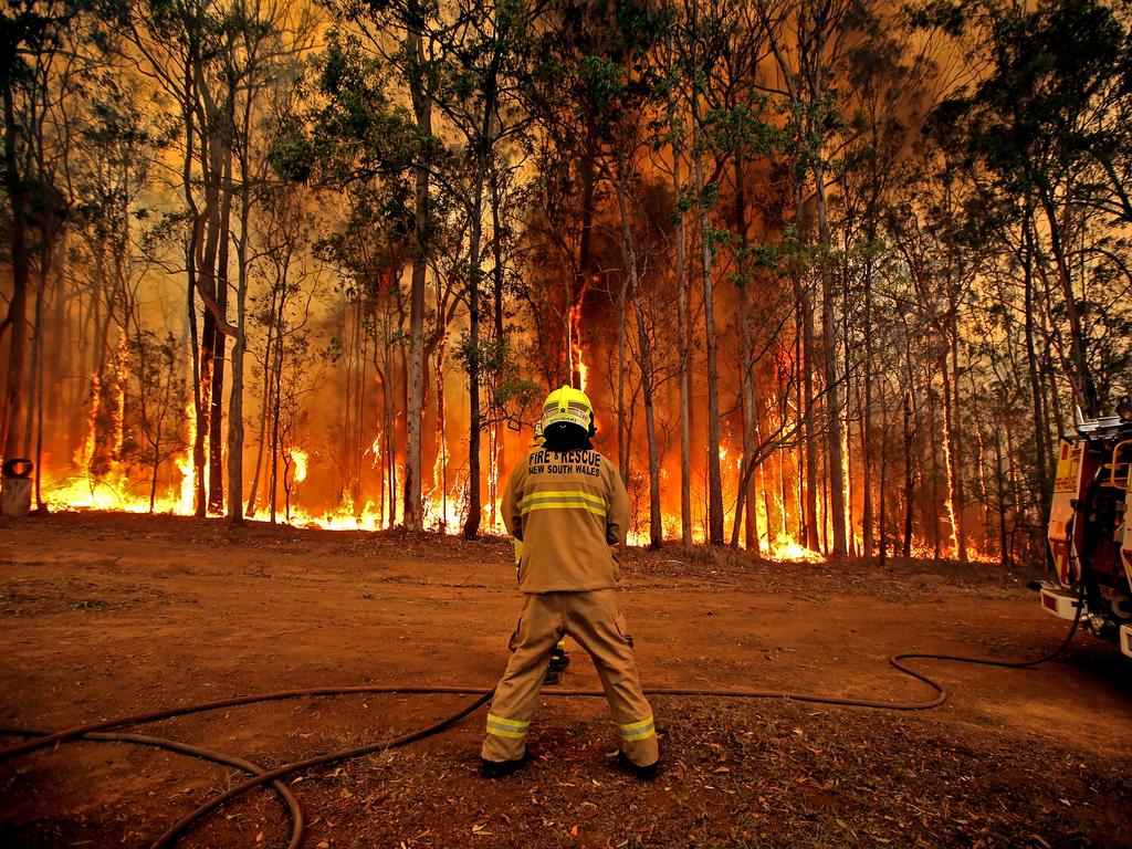 firefighter nsw bushfire